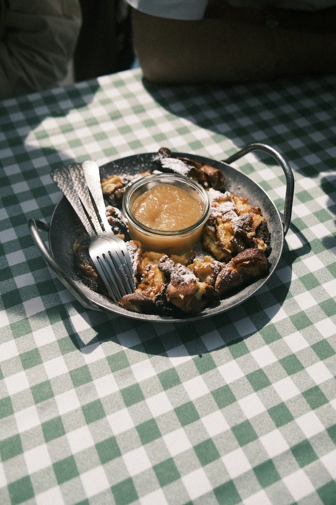 Kaiserschmarrn Rezept – fluffig und einfach aus der Pfanne